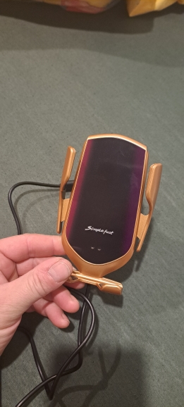 Car charging station and mobile phone holder - Image 6